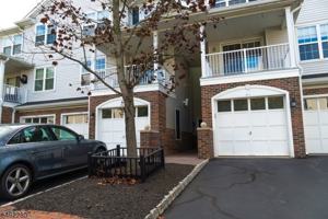 featured image of 911 Hawley Ct