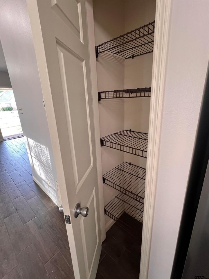 3425 Lexington Dr - Photo 5 of 9