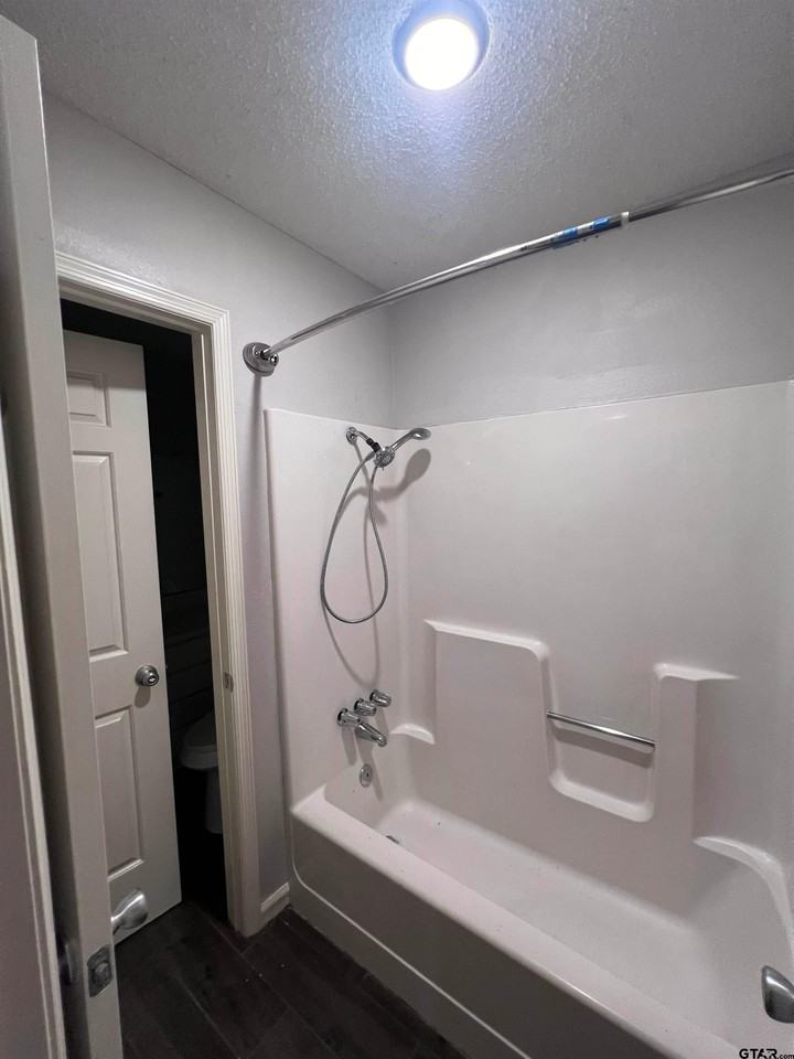 3425 Lexington Dr - Photo 7 of 9
