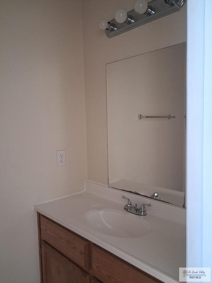 701 Sonesta Dr #8 - Photo 5 of 23
