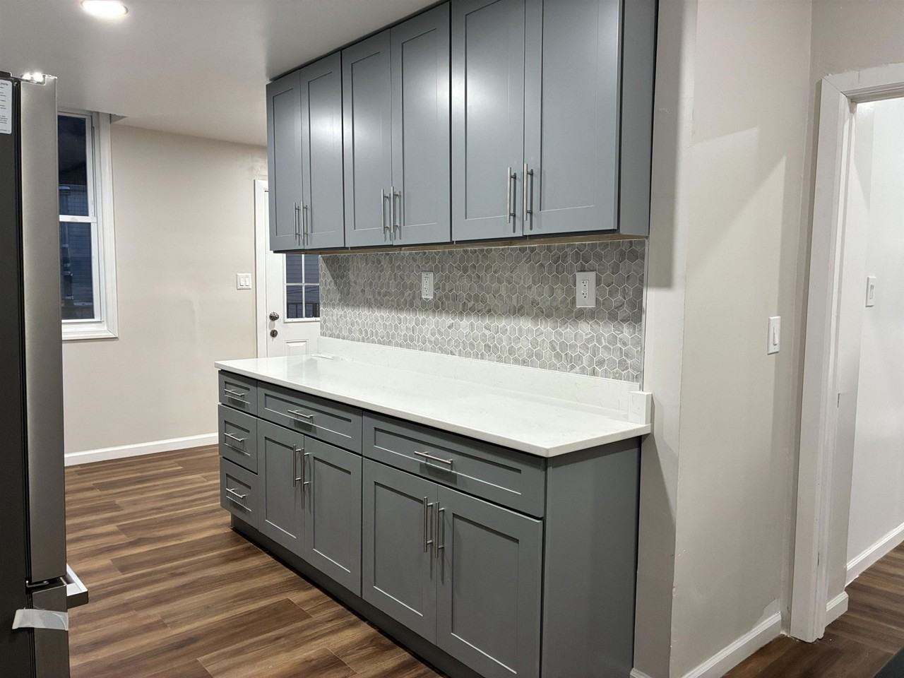 408 3rd St #2 - Photo 4 of 22
