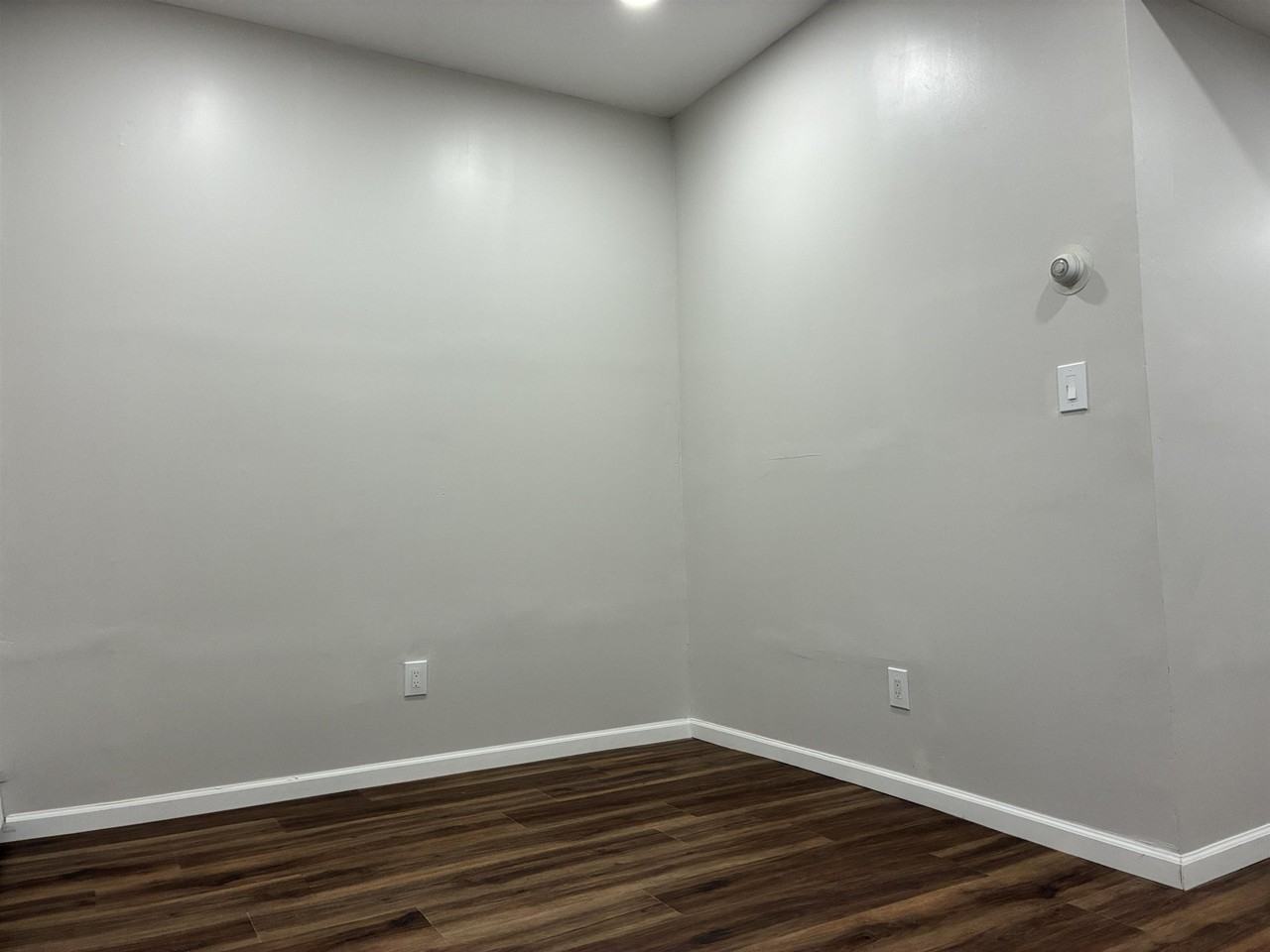 408 3rd St #2 - Photo 5 of 22