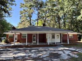 featured image of 915 Se Greenville Blvd