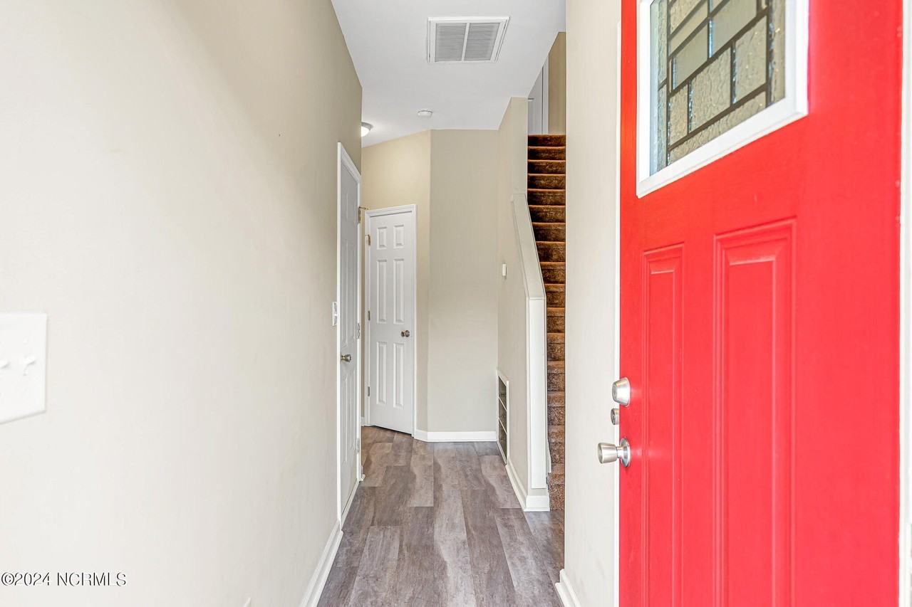 310 Cedar Island Trl - Photo 2 of 30