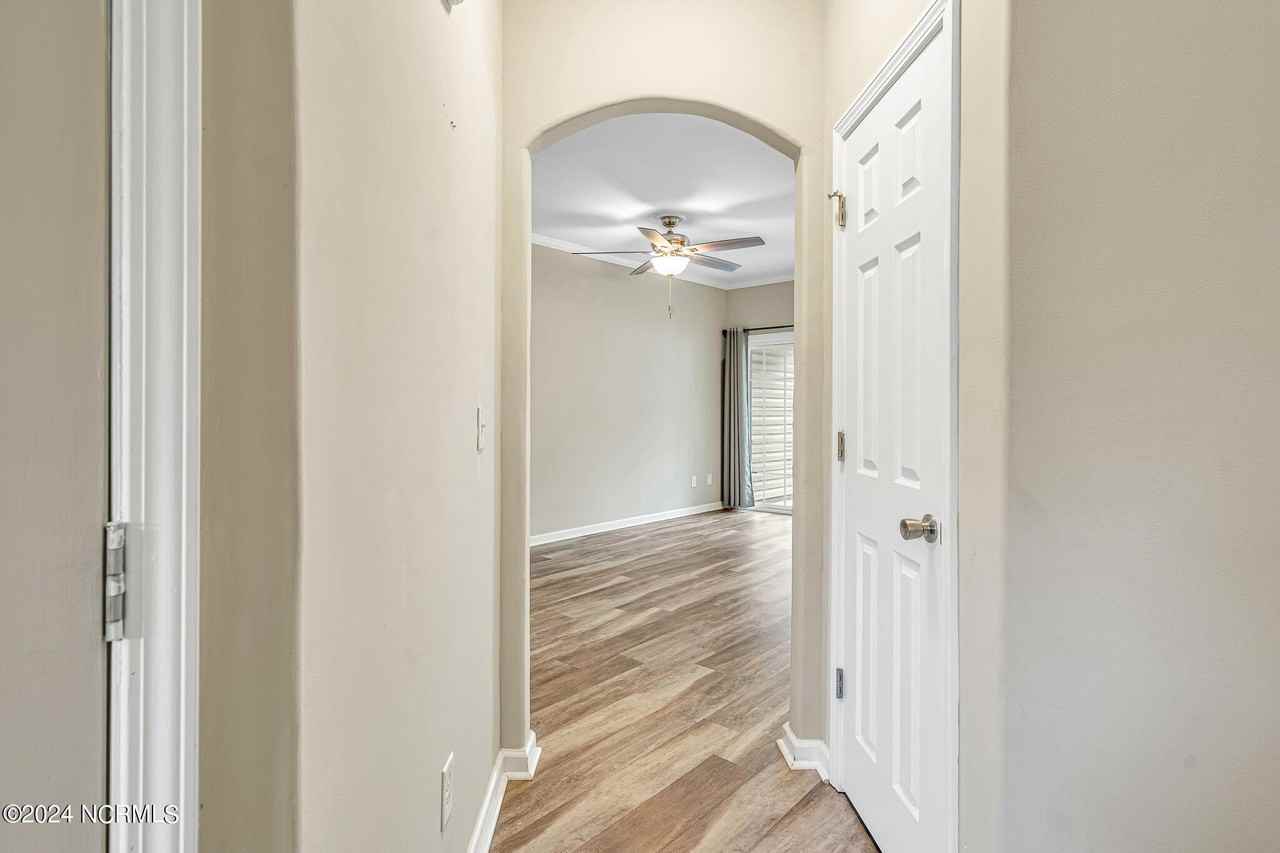 310 Cedar Island Trl - Photo 4 of 30