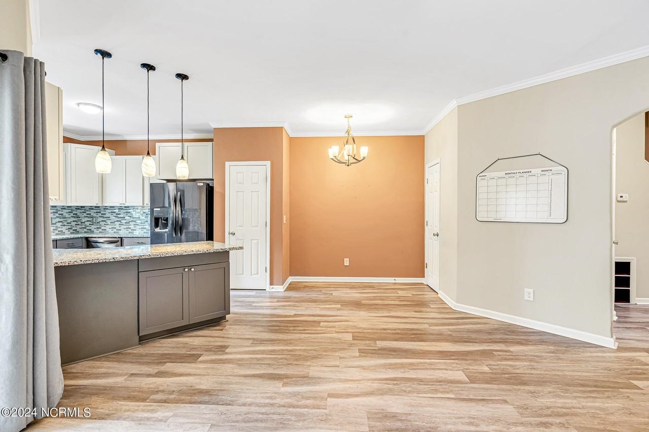 310 Cedar Island Trl - Photo 7 of 30