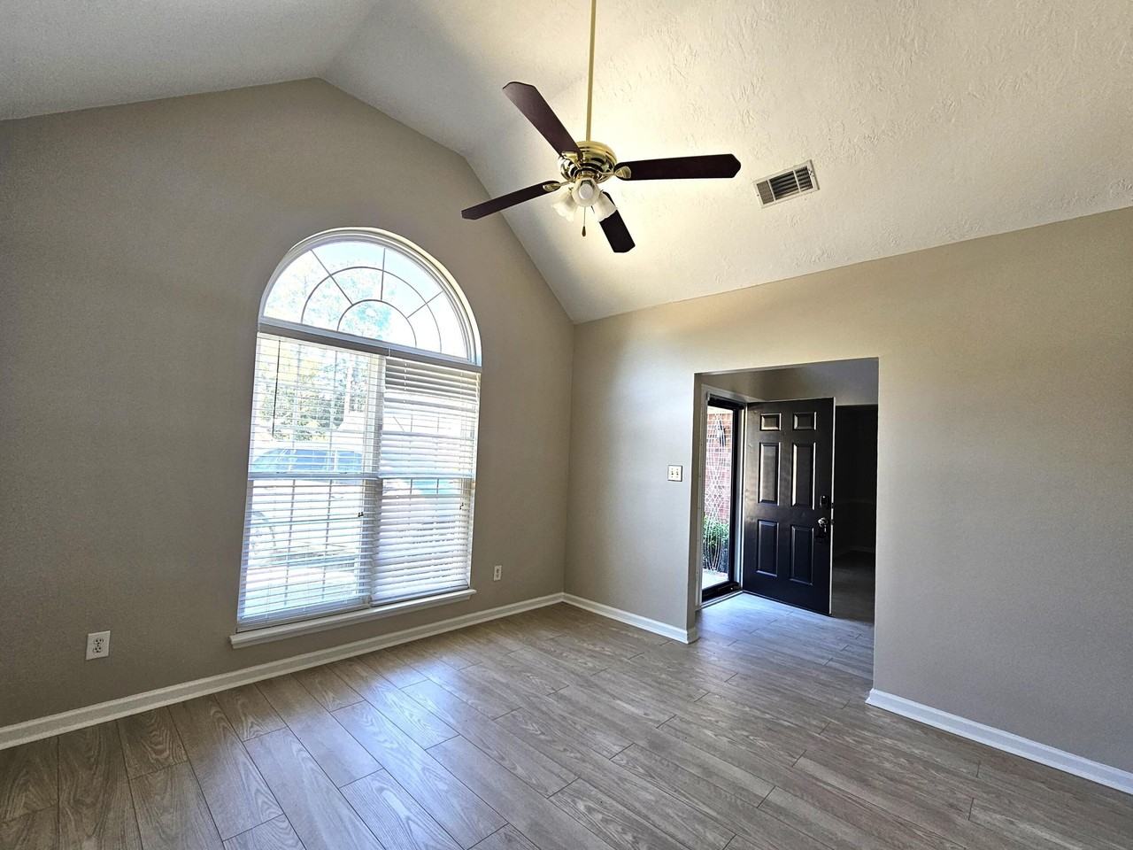 7629 Senators Ridge Dr - Photo 3 of 31