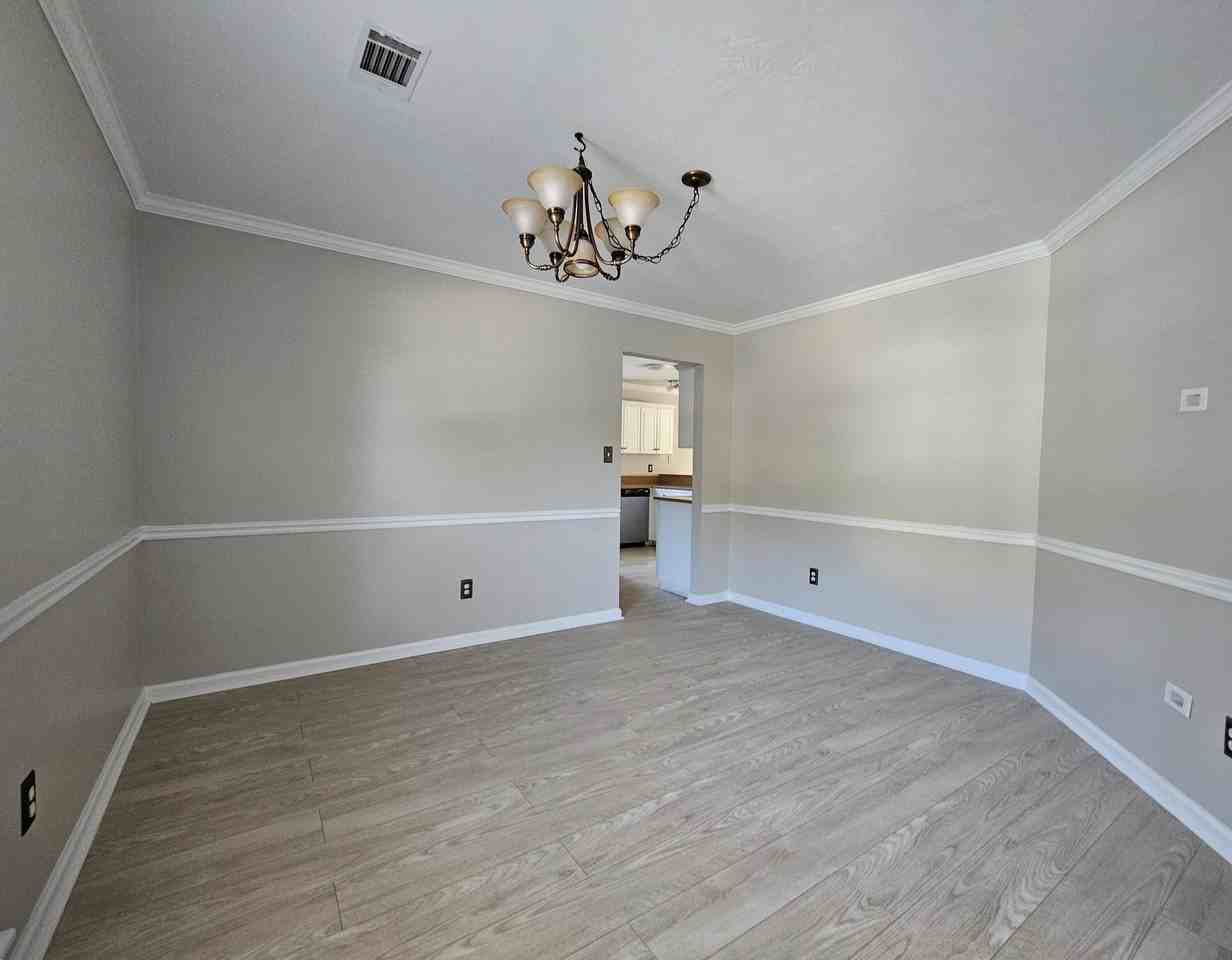 7629 Senators Ridge Dr - Photo 4 of 31