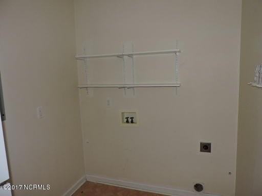 7 Donnell Ave - Photo 7 of 18
