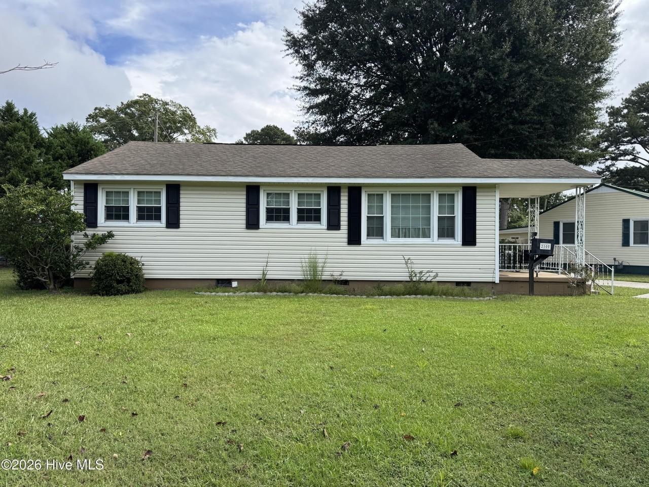 2108 High School Dr - Photo 3 of 21