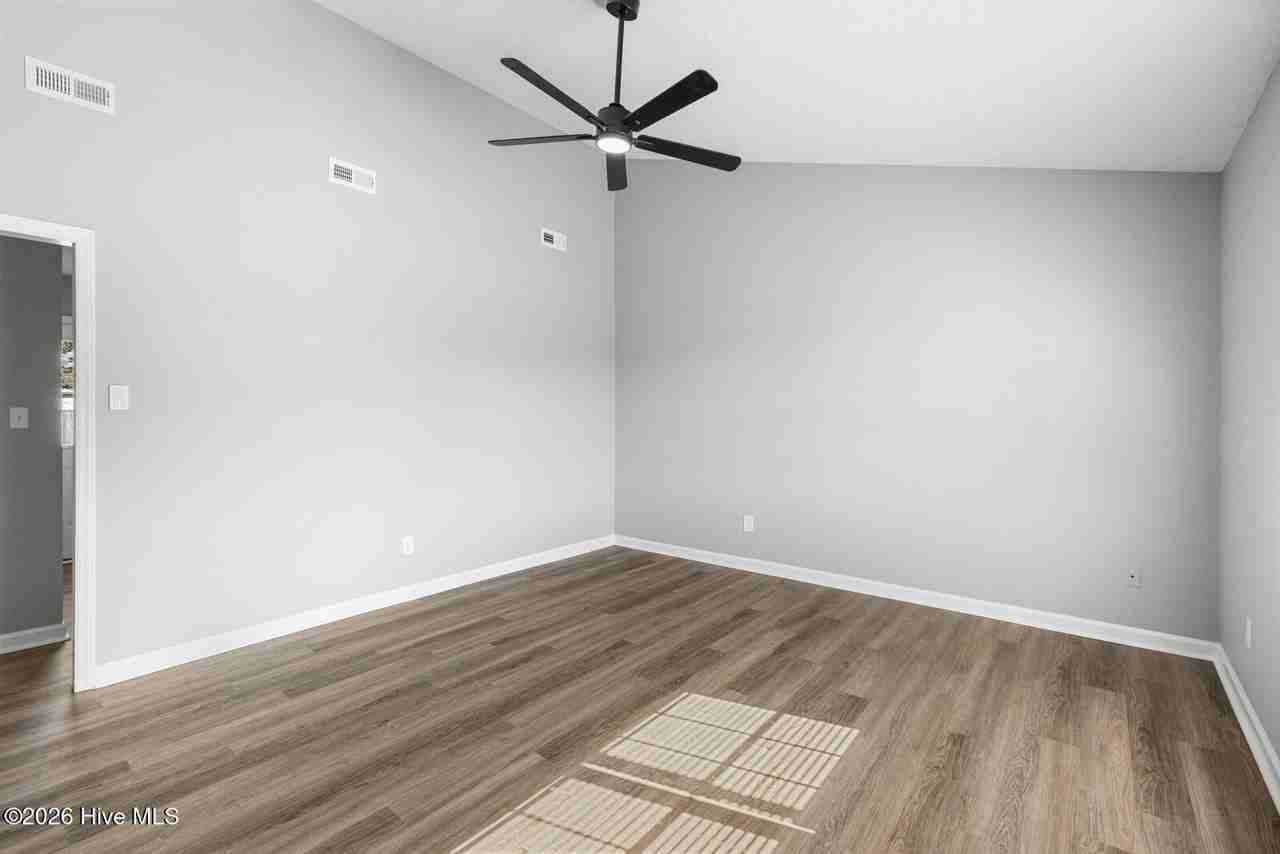 213 Joey Ct - Photo 2 of 17