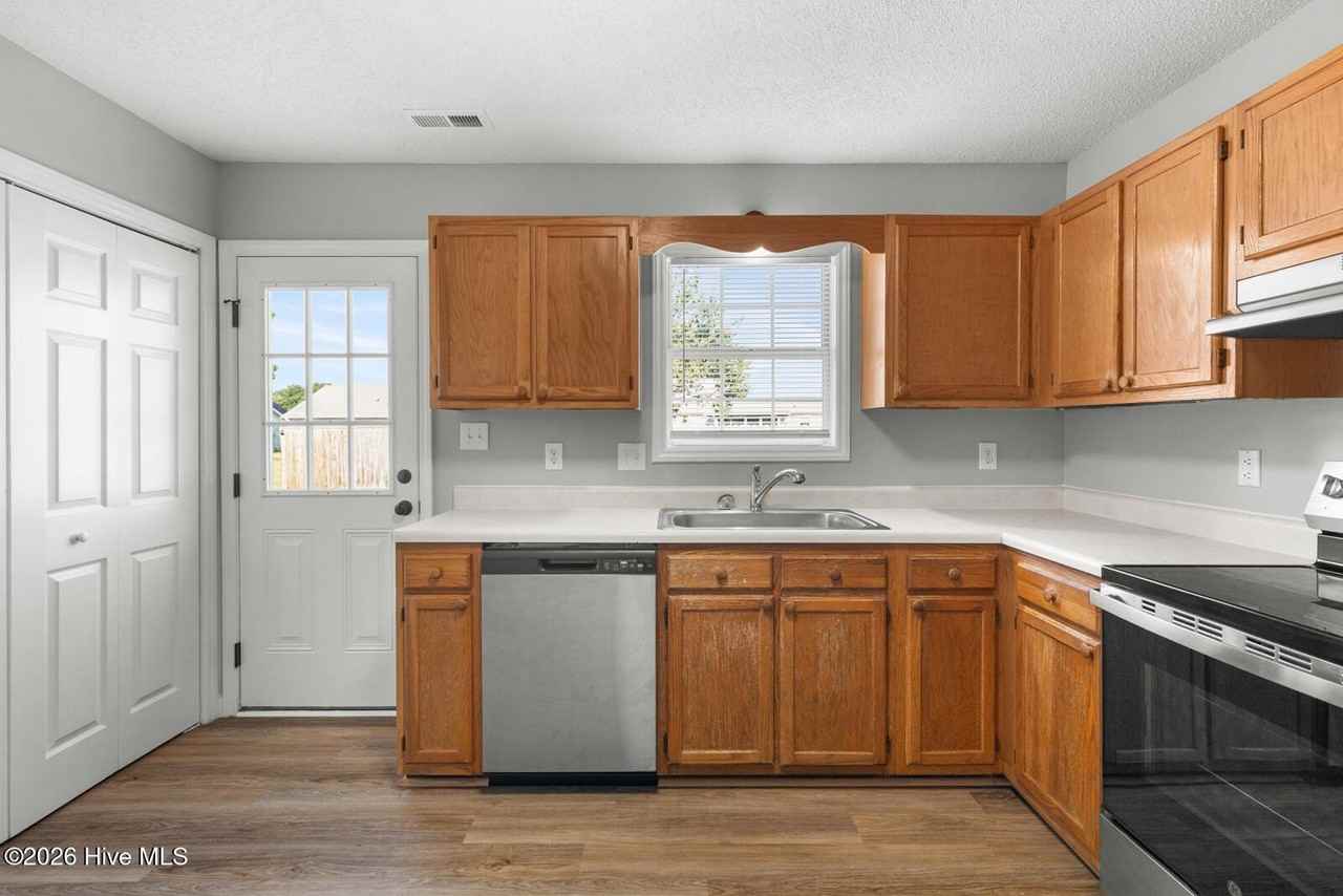 213 Joey Ct - Photo 5 of 17