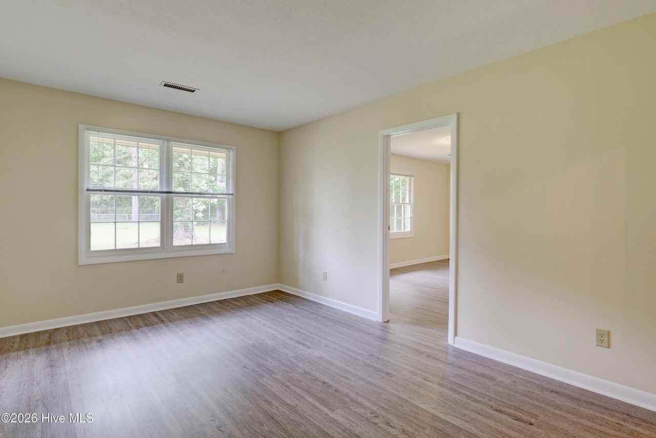 4010 Lake Ave - Photo 4 of 26