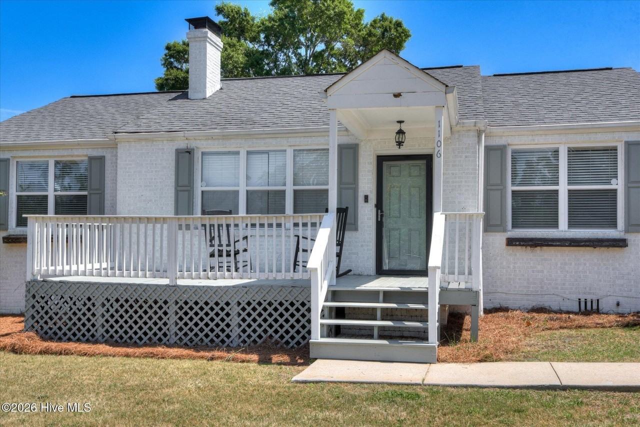 1106 Azalea Dr - Photo 4 of 43