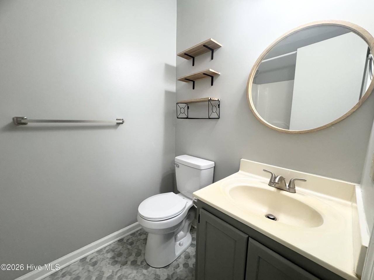 114 Old Oak Rd - Photo 3 of 11