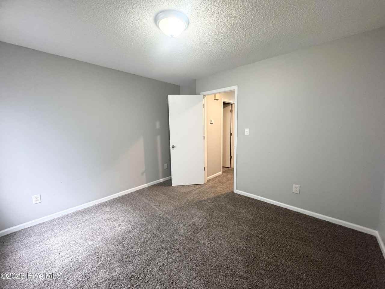 114 Old Oak Rd - Photo 6 of 11