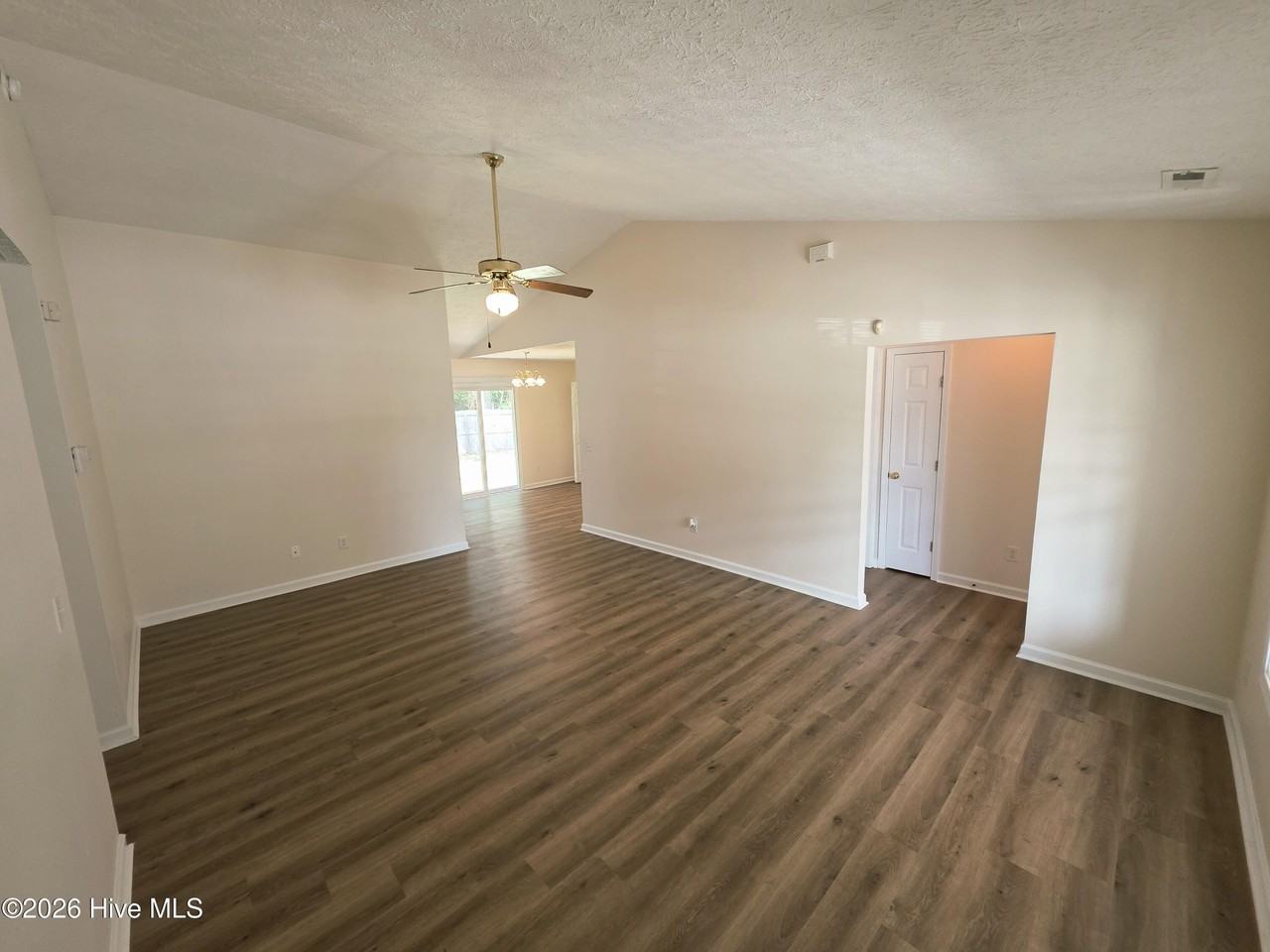 113 Butternut Cir - Photo 3 of 22