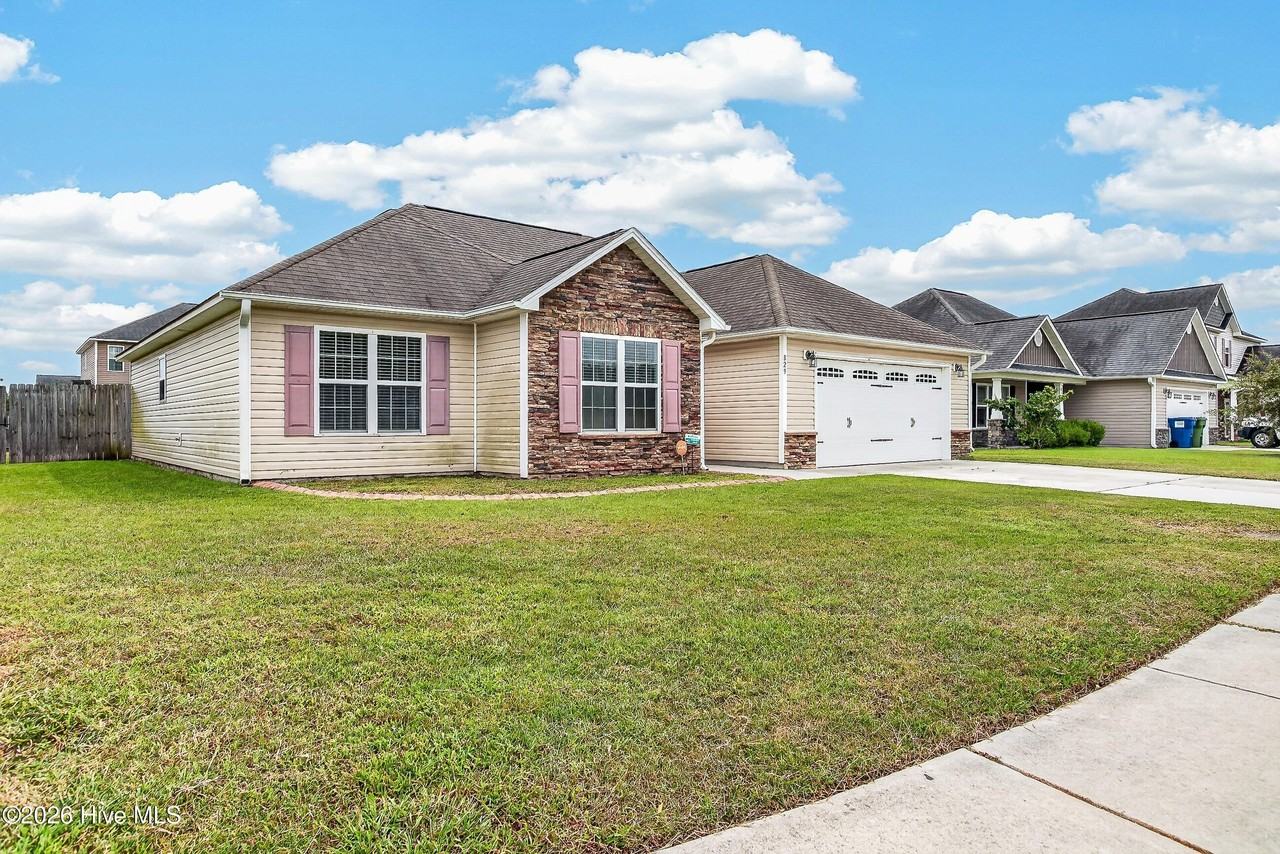829 Dynasty Dr - Photo 2 of 30