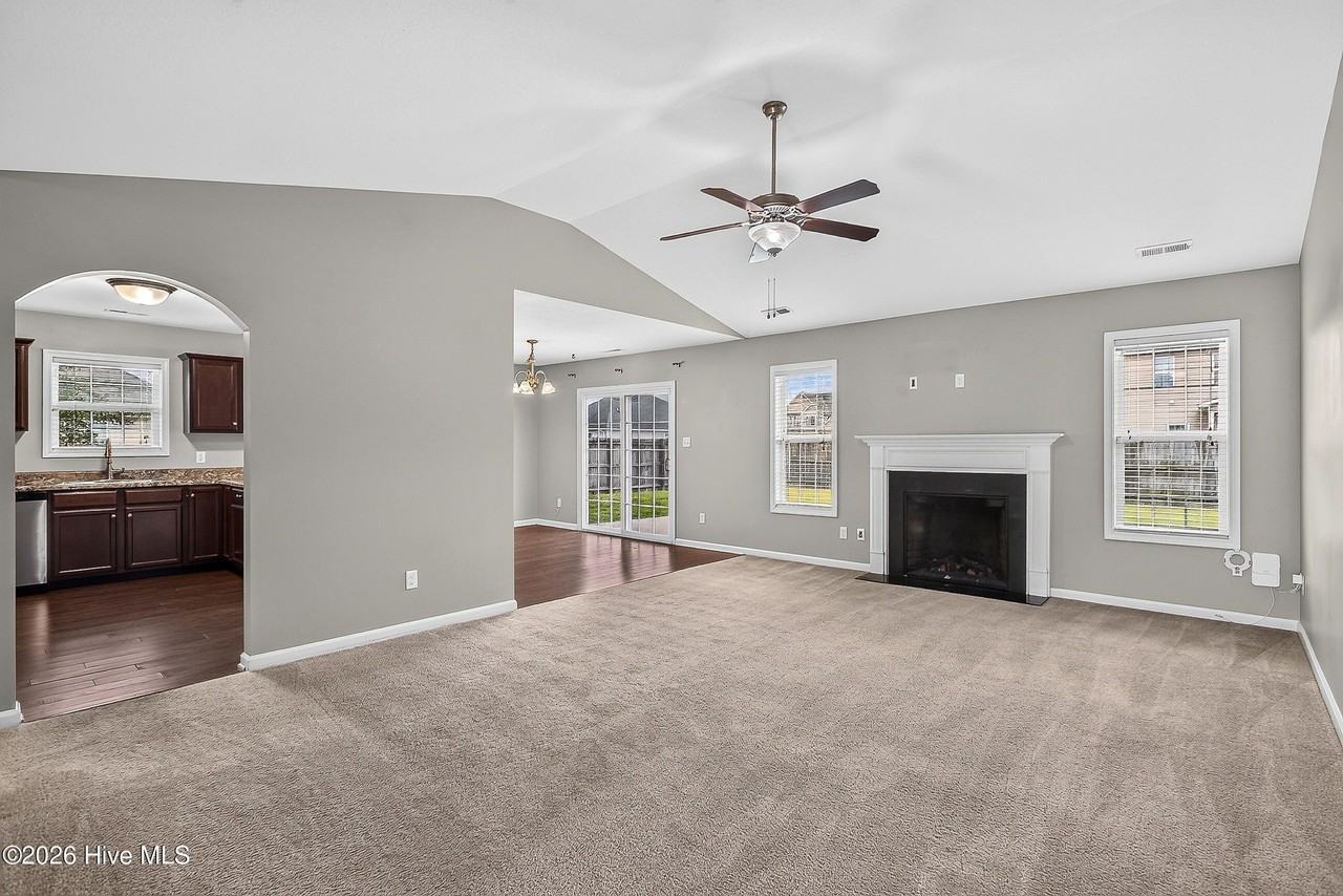 829 Dynasty Dr - Photo 6 of 30