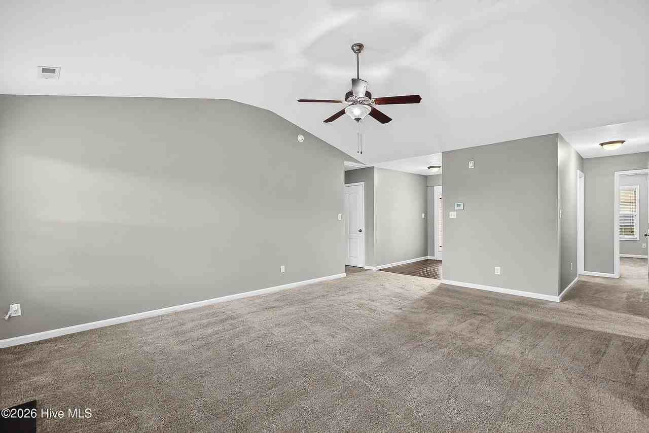 829 Dynasty Dr - Photo 7 of 30