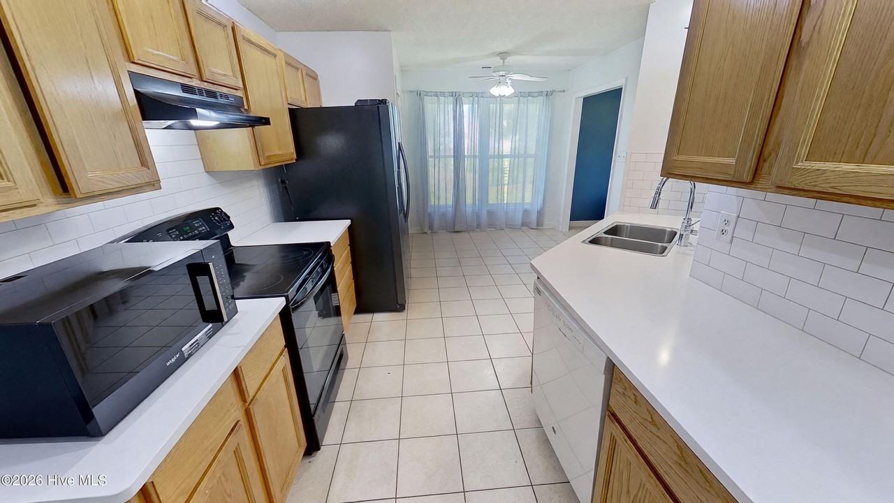 315 Peppertree Ct - Photo 6 of 20