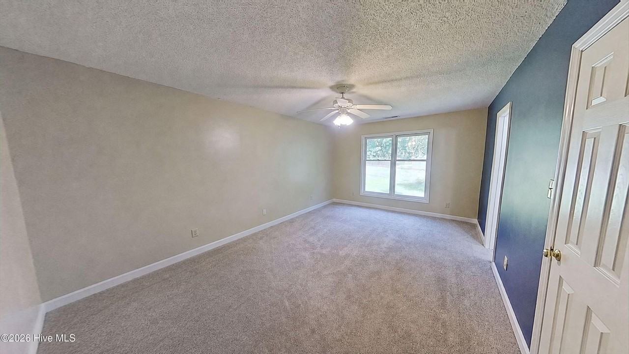 315 Peppertree Ct - Photo 7 of 20