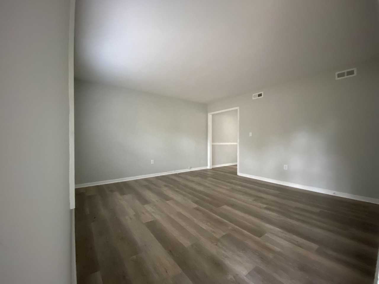 9 Rita Ct - Photo 5 of 11