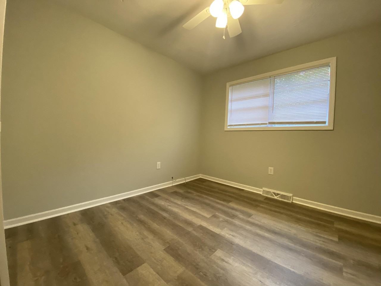9 Rita Ct - Photo 6 of 11