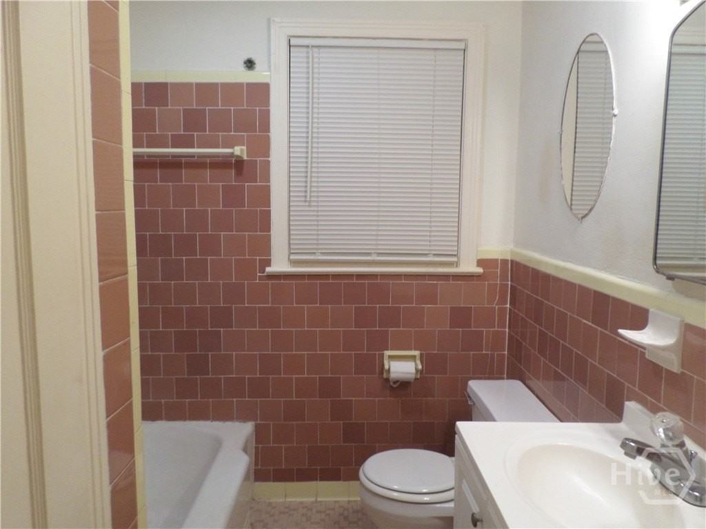 3904 Harmon St #UP - Photo 6 of 18