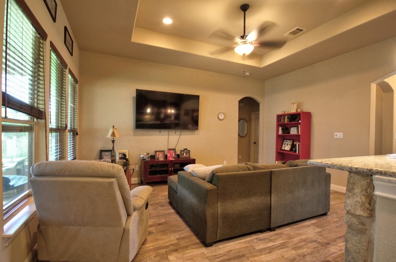 710 Panorama Dr - Photo 4 of 25