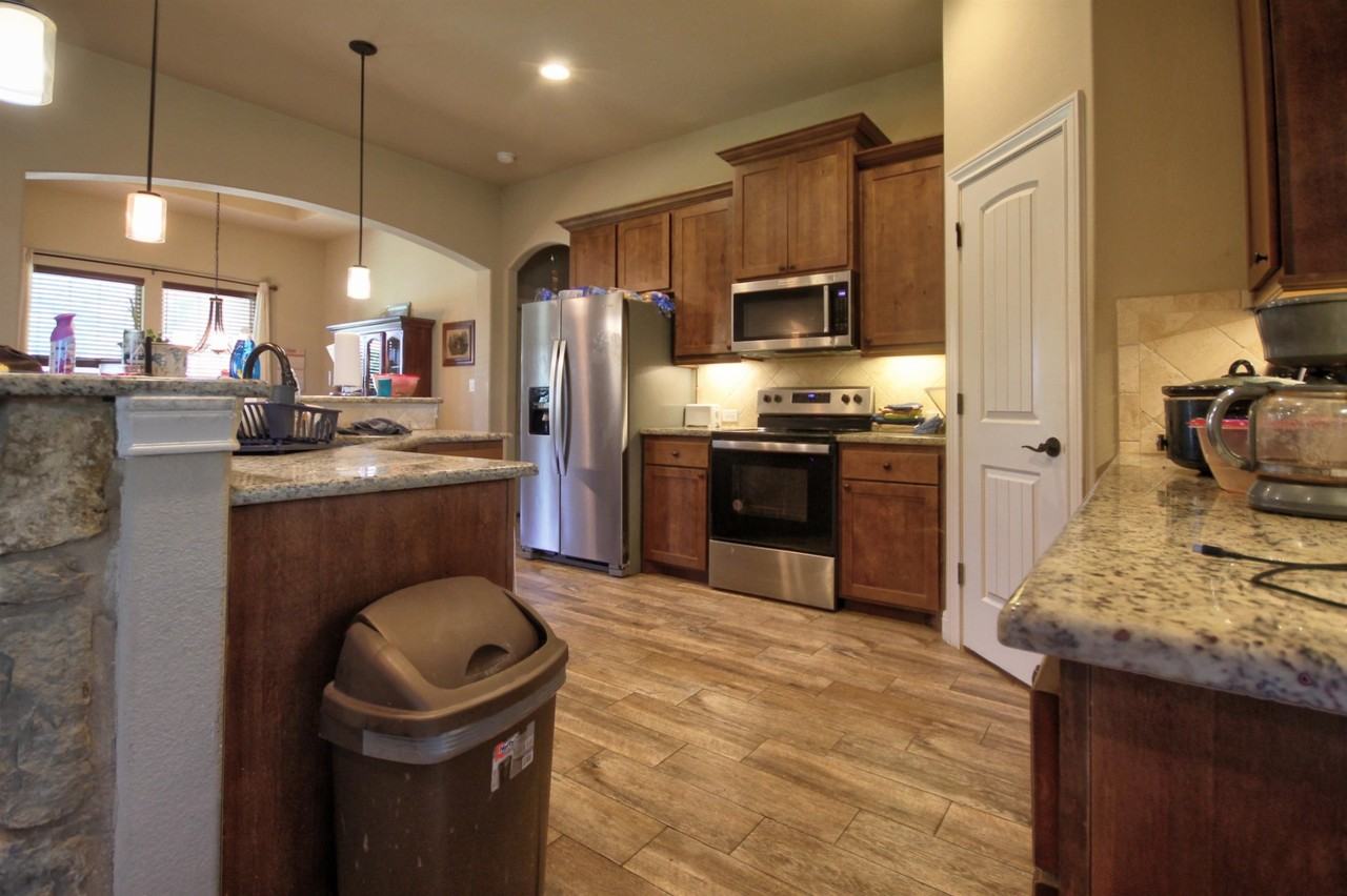 710 Panorama Dr - Photo 5 of 25