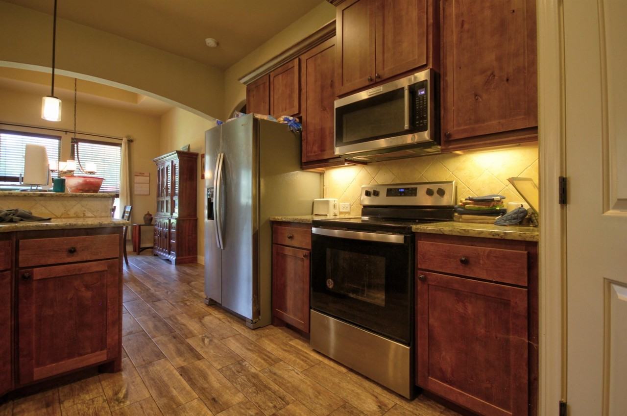 710 Panorama Dr - Photo 6 of 25