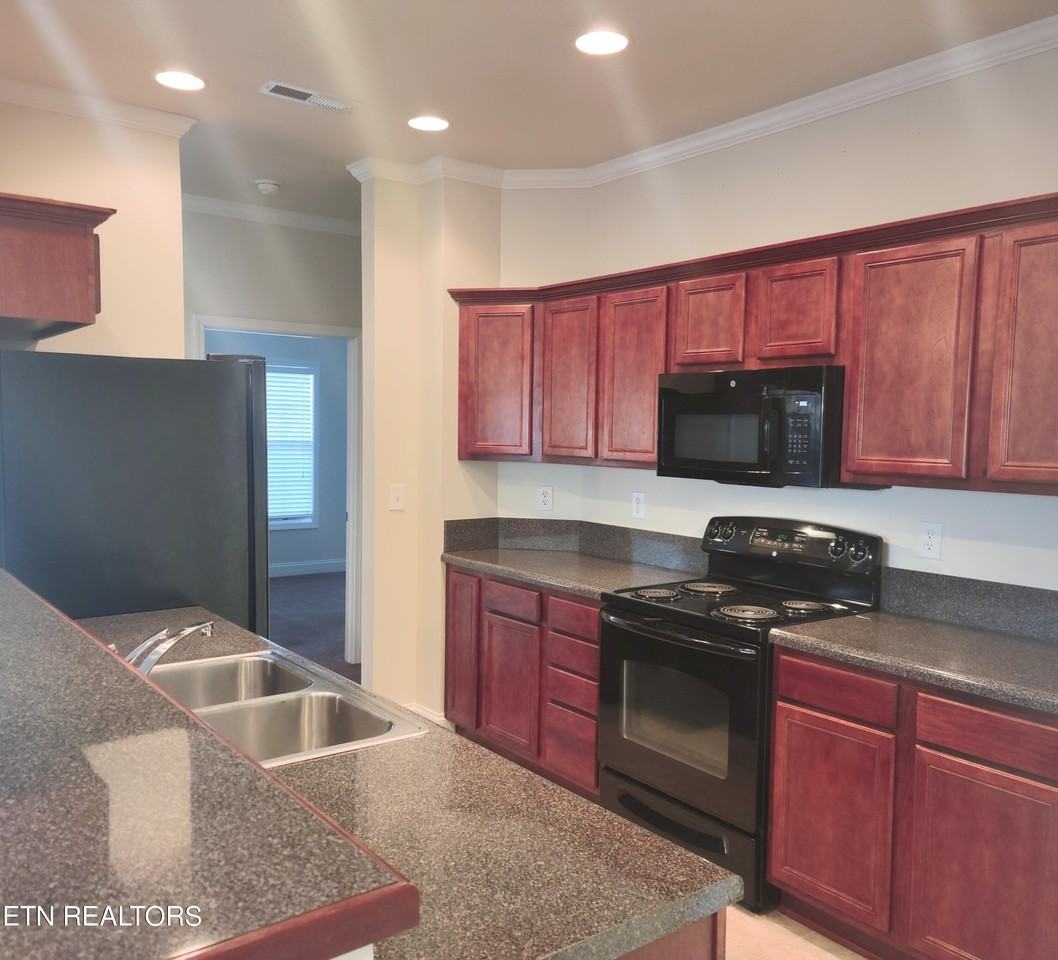 155 Hatleyberry St - Photo 4 of 13