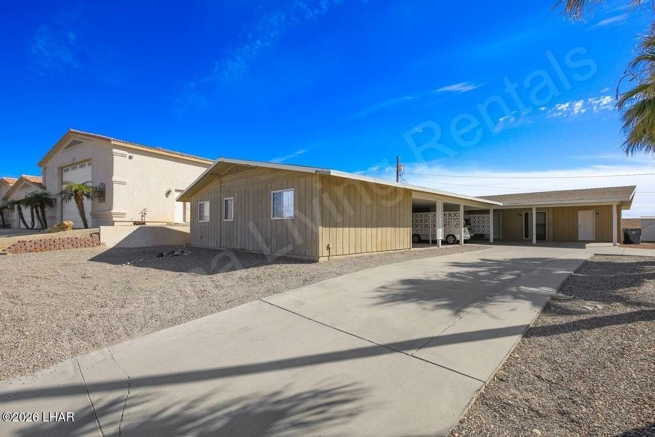3184 Winterhaven Dr #B - Photo 2 of 16