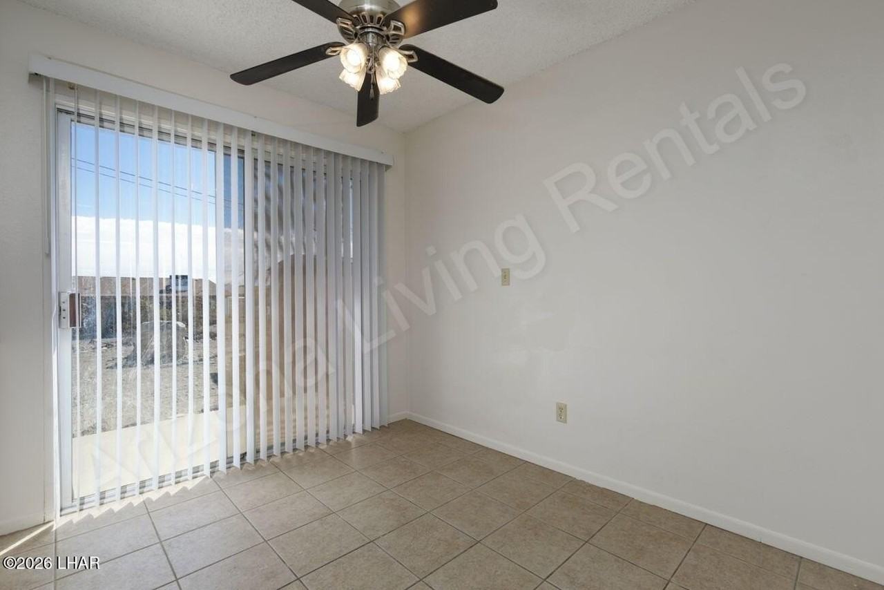3184 Winterhaven Dr #B - Photo 3 of 16