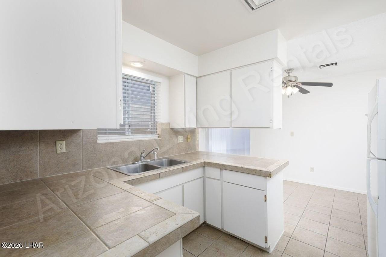 3184 Winterhaven Dr #B - Photo 5 of 16
