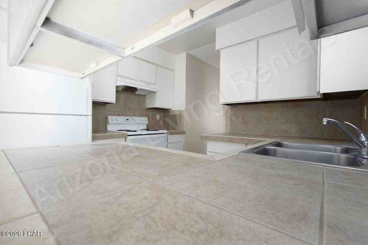 3184 Winterhaven Dr #B - Photo 6 of 16