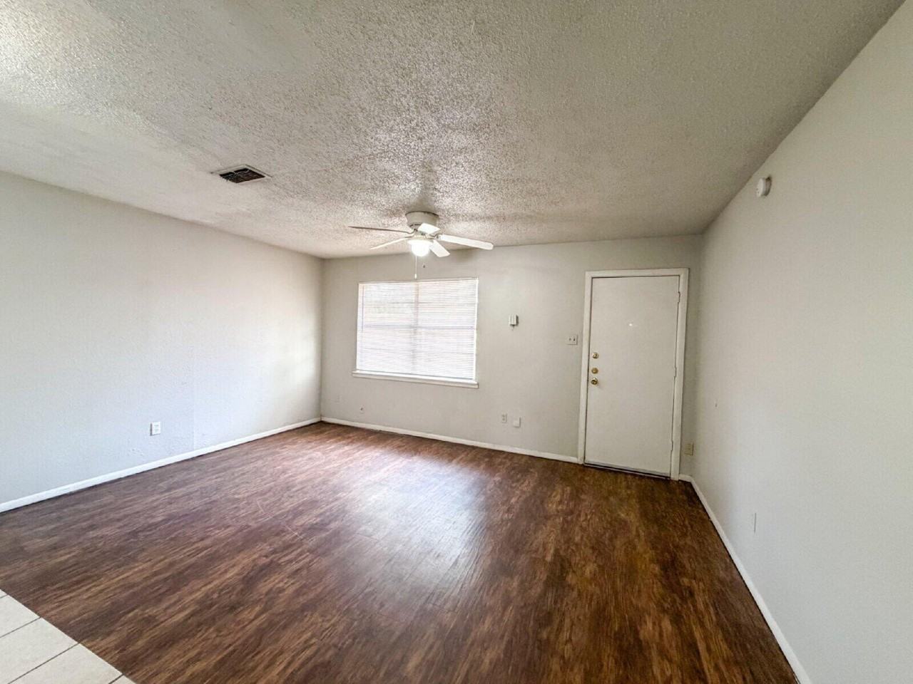 5414 25th St - Photo 3 of 11