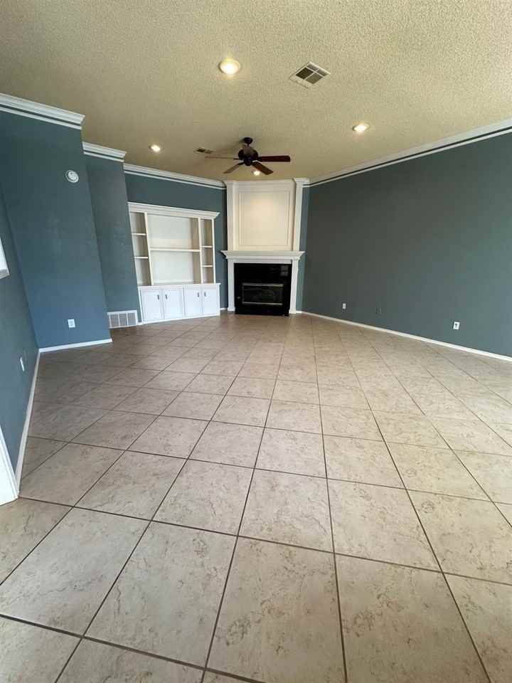 5236 84th St - Photo 3 of 26