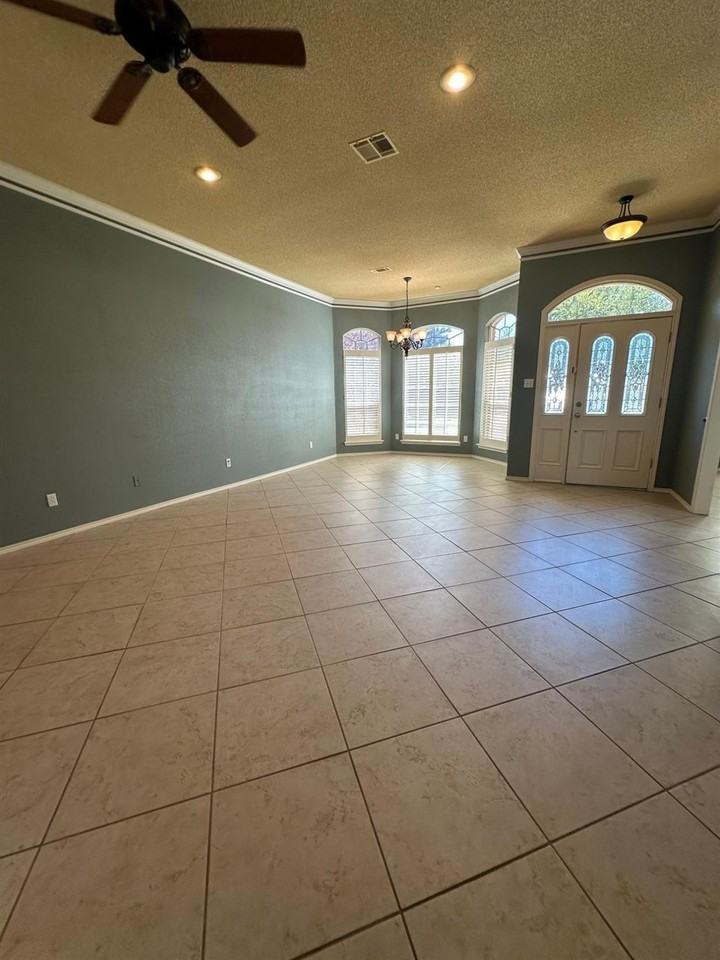 5236 84th St - Photo 4 of 26