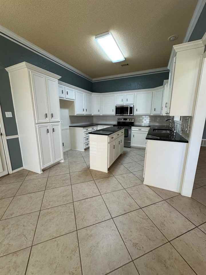 5236 84th St - Photo 6 of 26