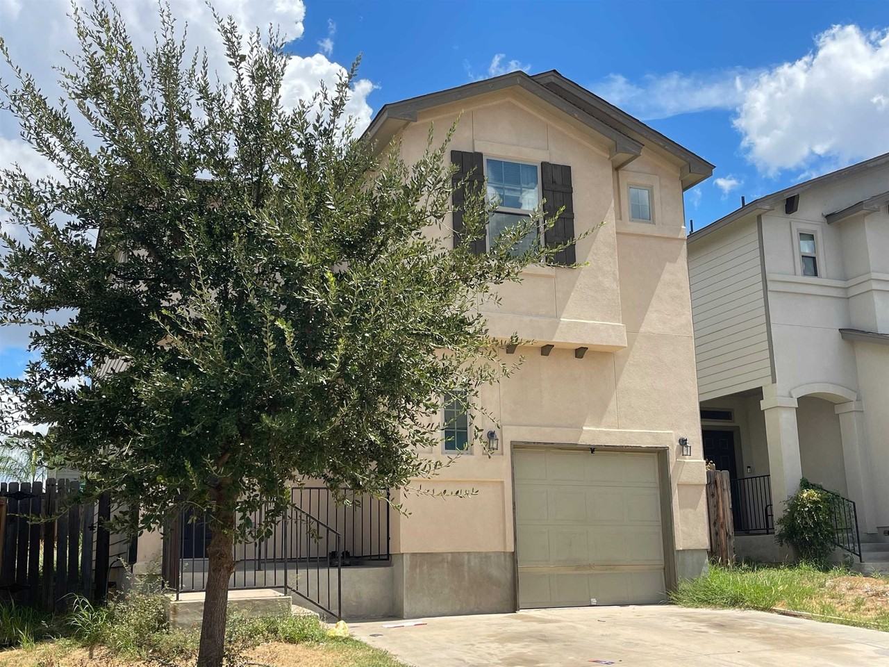 9987 Inmaculada Ln - Photo 2 of 10
