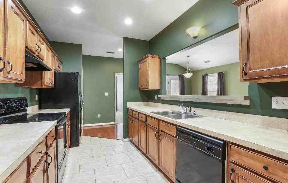 457 Mcconnells Trce - Photo 4 of 8