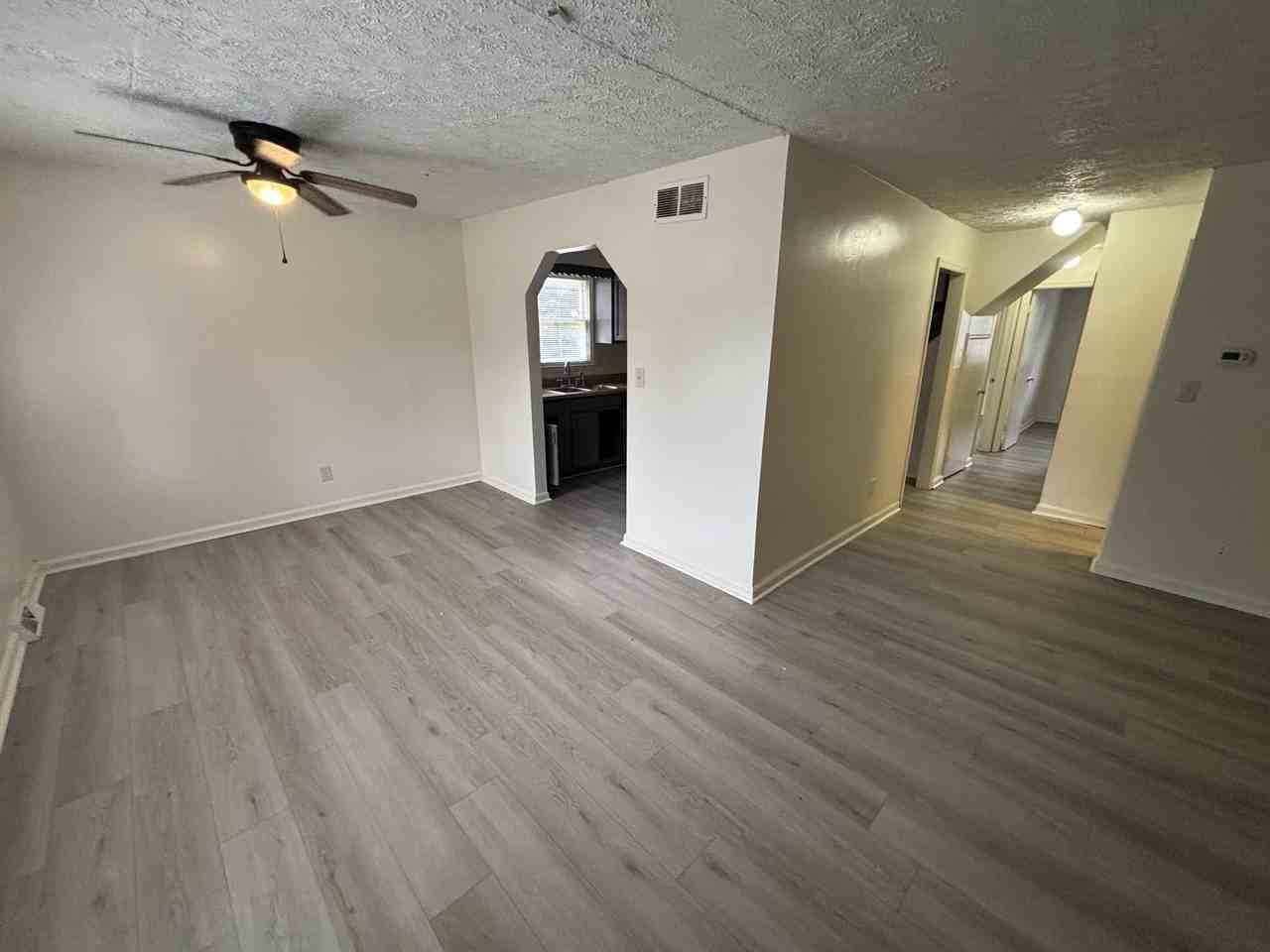 312 Garden Park Dr - Photo 3 of 15