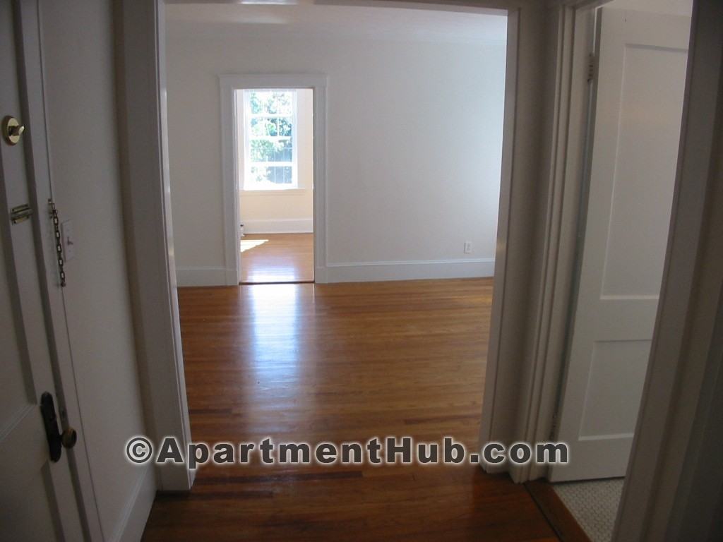 Summer St #4 - Photo 3 of 5