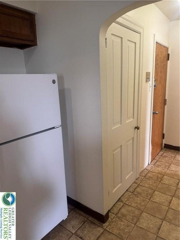 215 W Broad St #7 - Photo 6 of 12