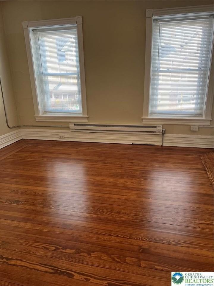718 W Washington St #3 - Photo 2 of 12