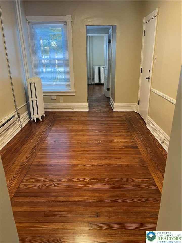 718 W Washington St #3 - Photo 4 of 12