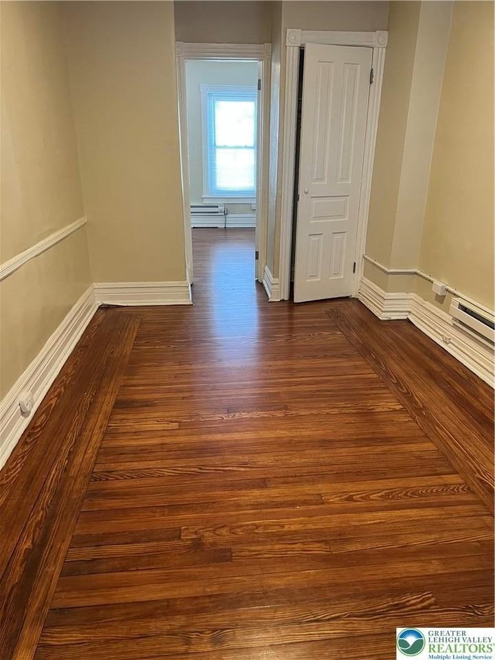 718 W Washington St #3 - Photo 5 of 12