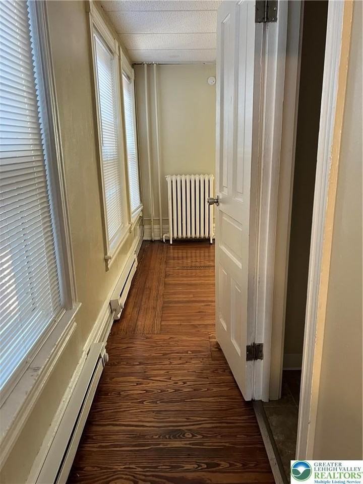 718 W Washington St #3 - Photo 6 of 12
